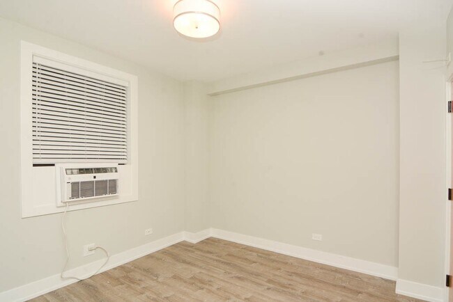 Photo - 545 W Belmont Ave Unit D2