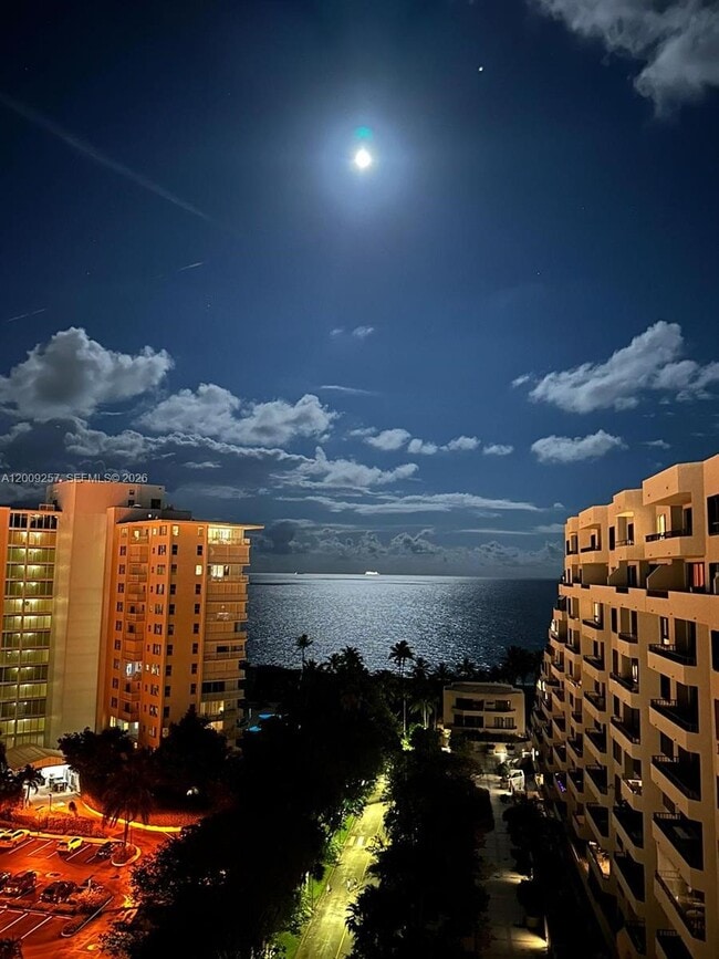 Building Photo - 251 Crandon Blvd Unit 1105