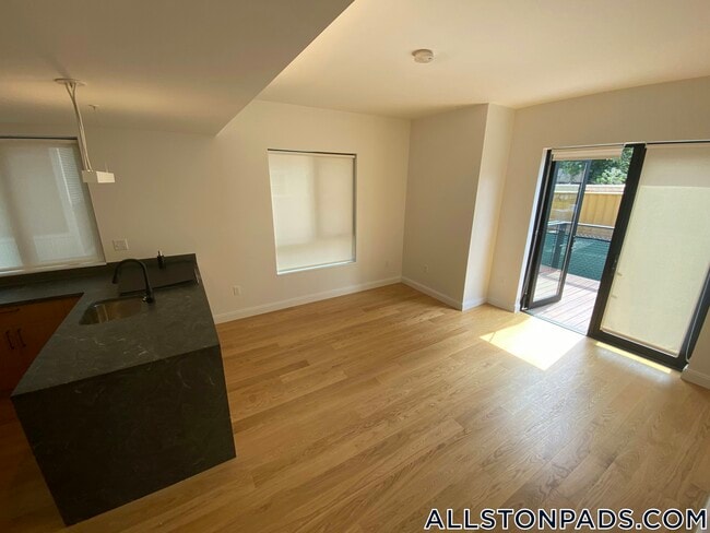 Photo - 83 Gardner St Unidad 101