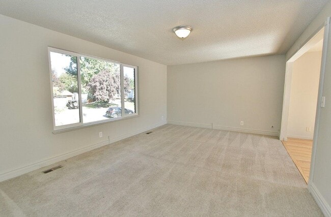 Photo - Spacious Home in Quiet Neighborhood