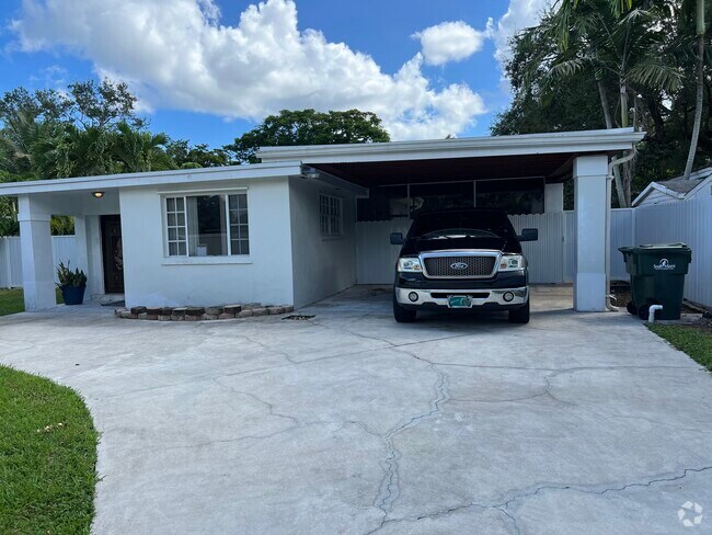 Building Photo - 6550 SW 53rd Terrace Rental