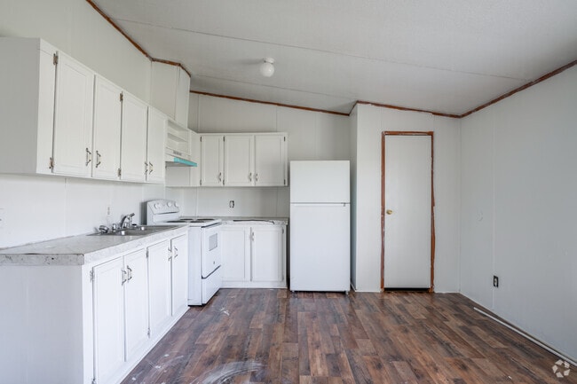 4BR, 2BA - 1,417SF - Kitchen