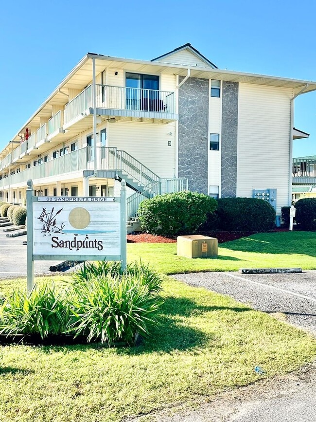 Building Photo - Nice 1 bedroom condo for rent in Miramar Beach w/ a community pool!