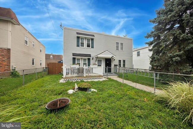 Building Photo - 4205 W 5th St Rental