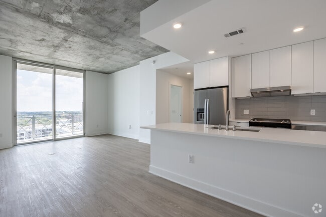 2BR, 2BA - 1043SF