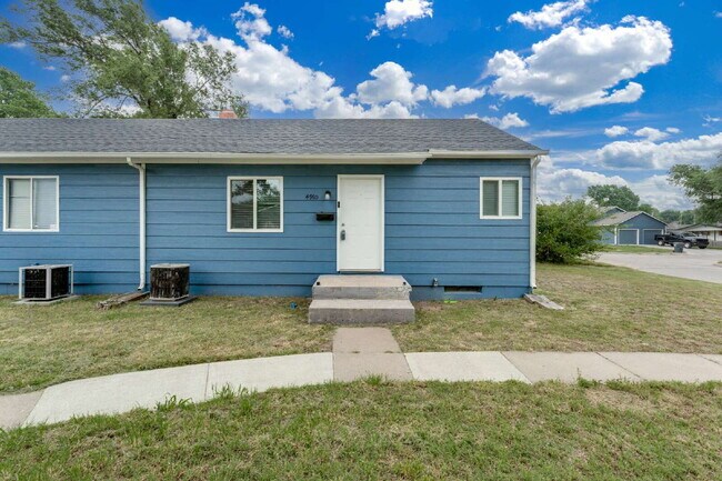 Photo - "Charming 2-Bedroom Duplex with Full Bath in Wichita – Cozy 672 Sq Ft Gem at 4910 E Gilbert!"