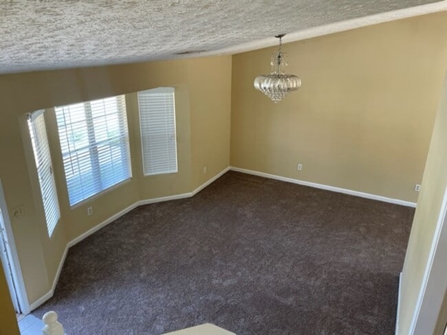 2110 Lown Farm Ln