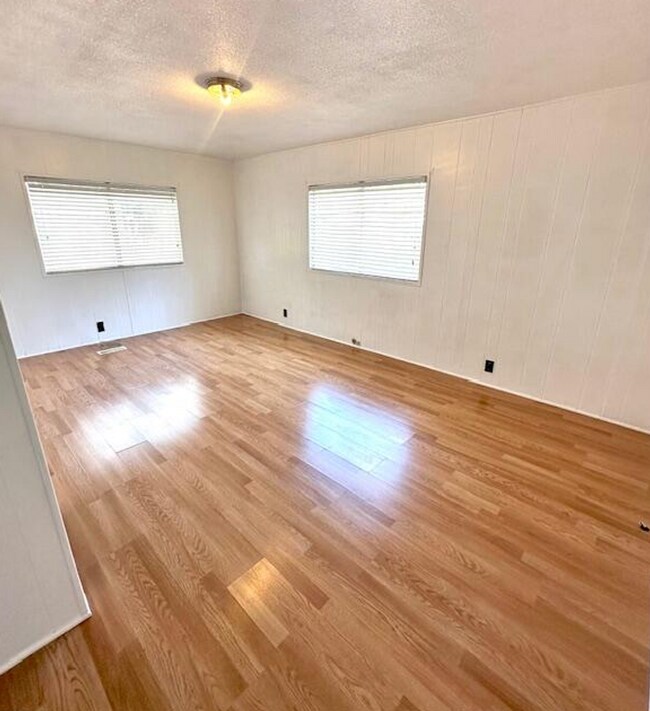 Photo - 62 Erickson Ave Unidad A