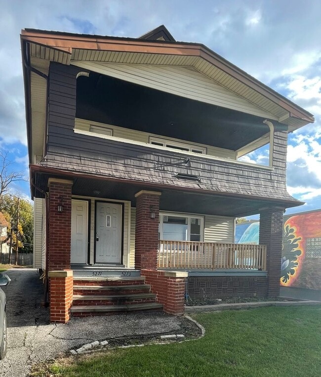 Building Photo - 5273 Pearl Rd Unit Down