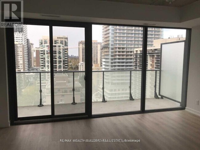 Photo - 161 Roehampton Ave Unité 1204