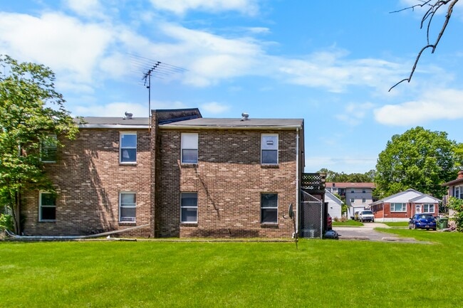 Photo - 5307 Valiquet Ave