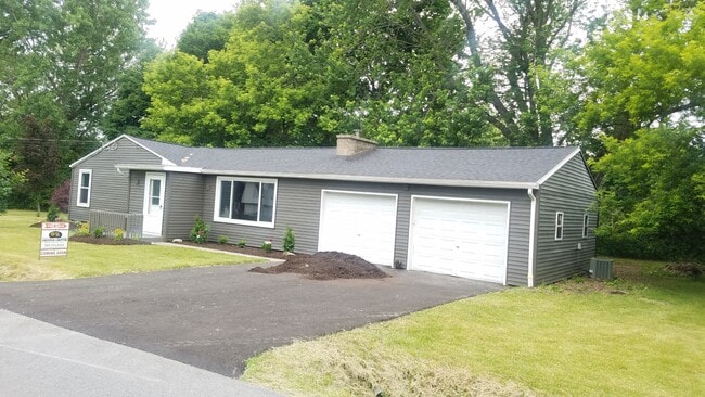 Building Photo - 4582 Maiden Ln Rental