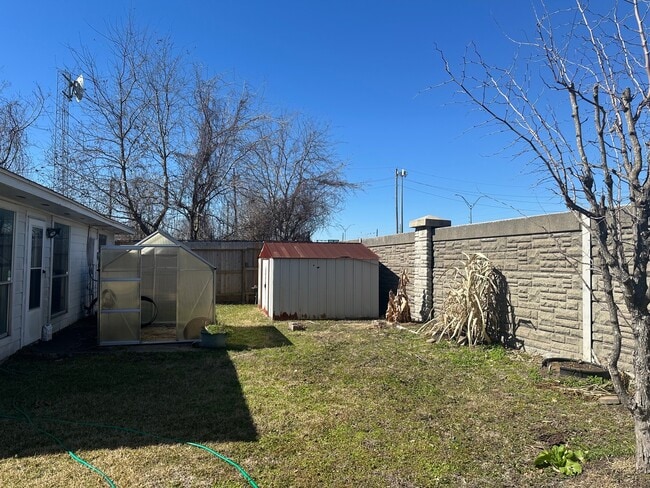 Building Photo - 16334 Rancho Blanco Dr