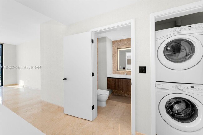 Photo - 88 SW 7th St Unit 3907