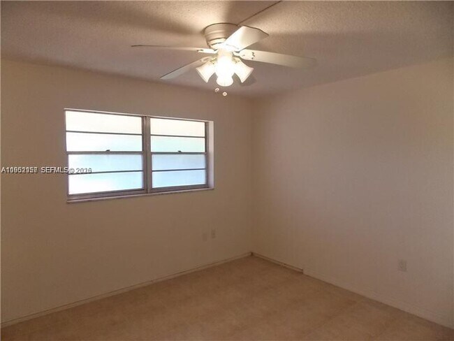 Photo - 3551 NE 169th St Unit 411