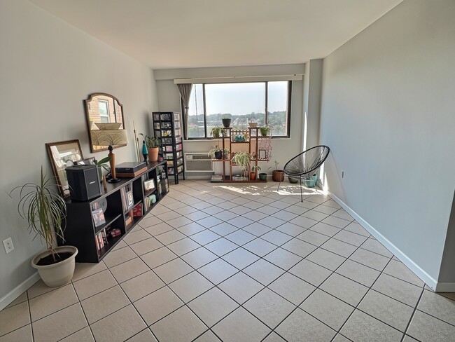 Photo - 11720 Edgewater Dr Unit 816