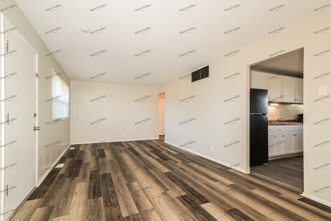 Photo - 310 Patterson Ln