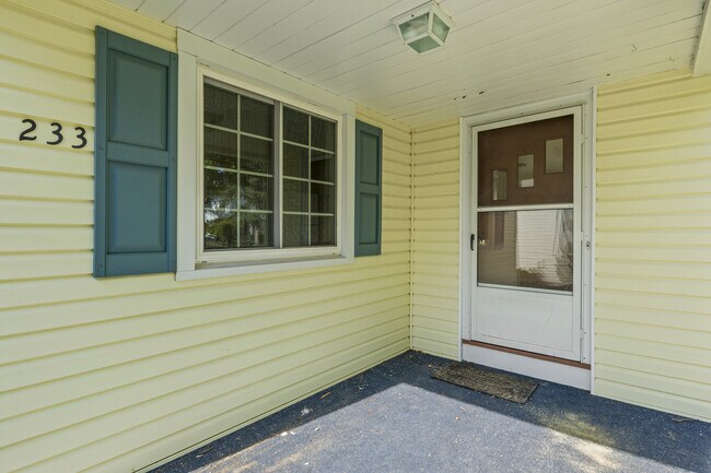 Photo - 233 Tarrington Rd