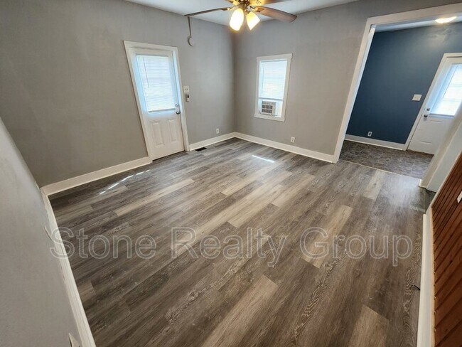 Photo - 427 3rd Ave Unidad 2