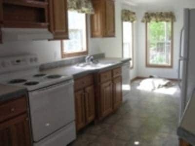 Building Photo - Extra Clean 3 Bedroom 2 Bath Modular Home with Central Heat & AC near Lowes in Sylva $1800 a mont...