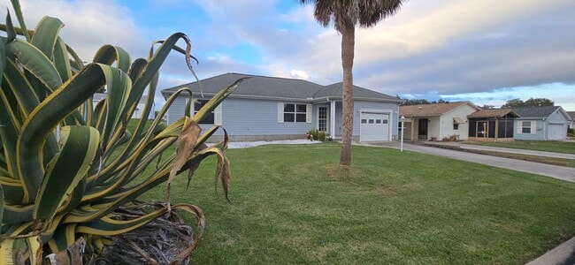 Building Photo - Furnished Rental in The Villages – 2BR/2BA Home on Del Toro Drive!