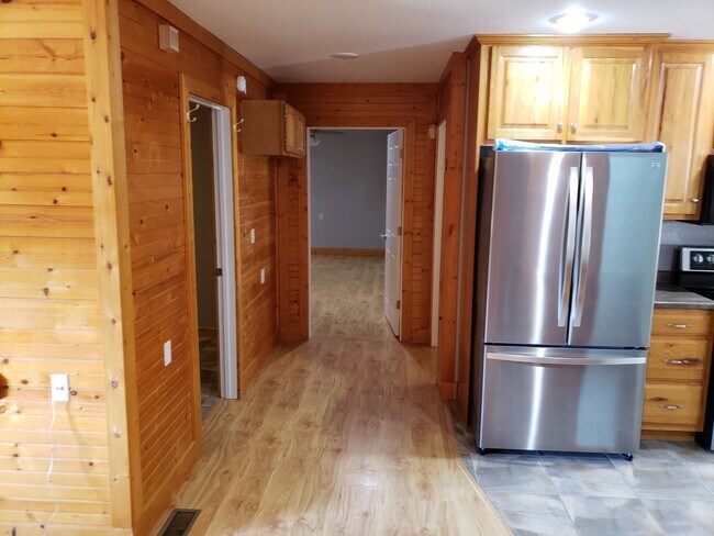 Photo - 633 Russell Ave