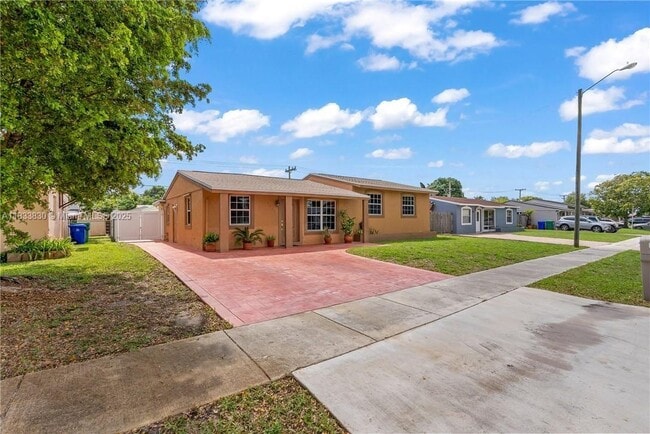 Photo - 1660 SW 47th Ave House