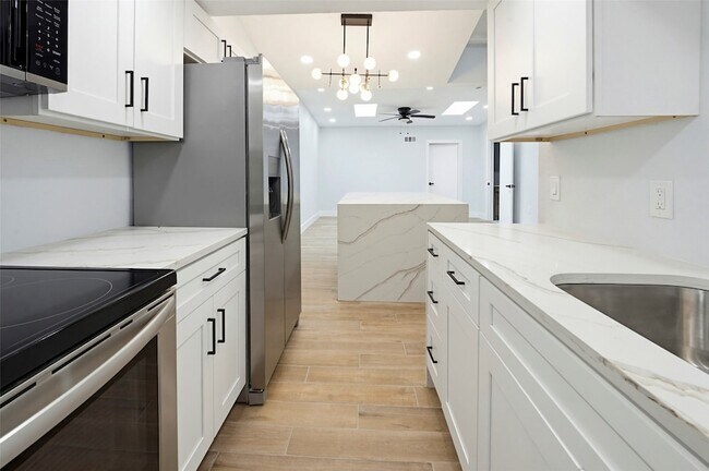 1860 Amber Ln
