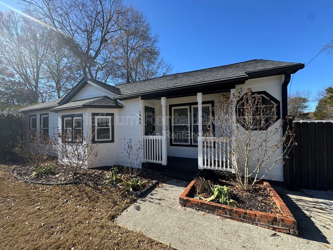 Photo - 1886 Benson Ave SE