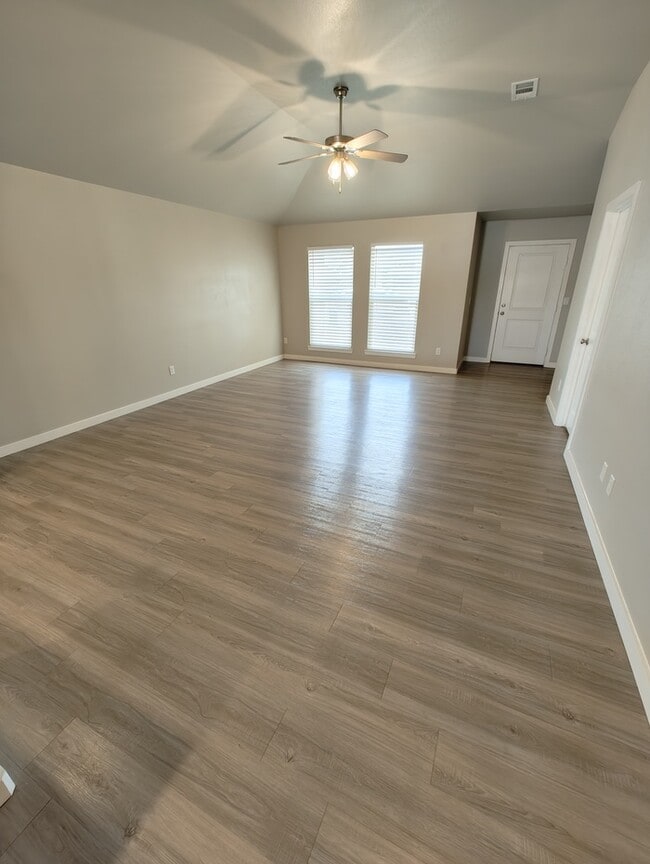 Photo - 3 bed 2 bath in Lone Star Trails!