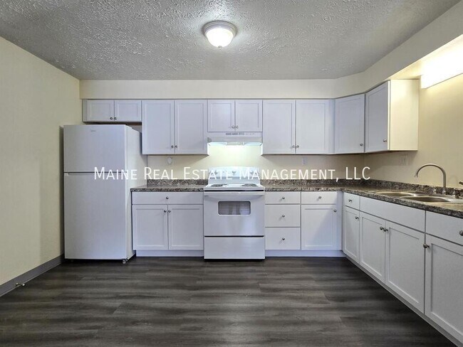 Photo - 16 Hillside Ln Unit 1