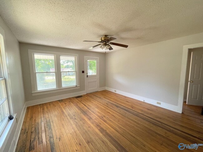 Photo - 2508 Virginia Blvd NW