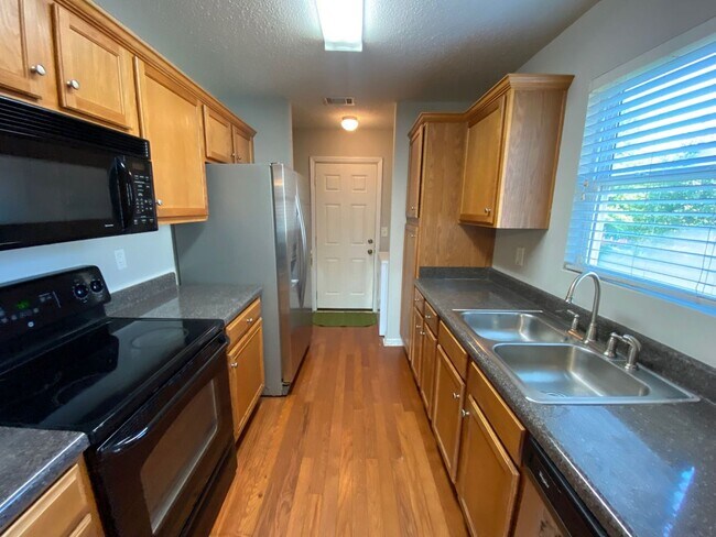 Photo - PRE-LEASING FOR AUGUST 2026!