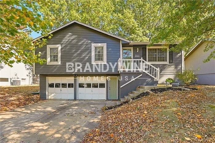 Photo - 941 NE Bristol Dr