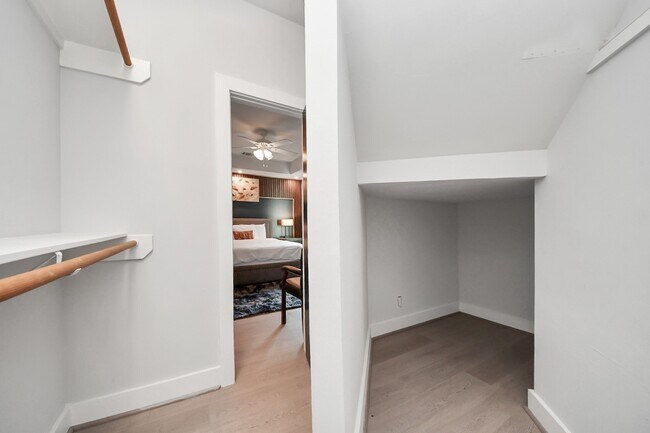 Photo - 9715 Riddlewood Ln