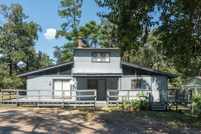 Building Photo - 1327 Linda Ann Dr Rental
