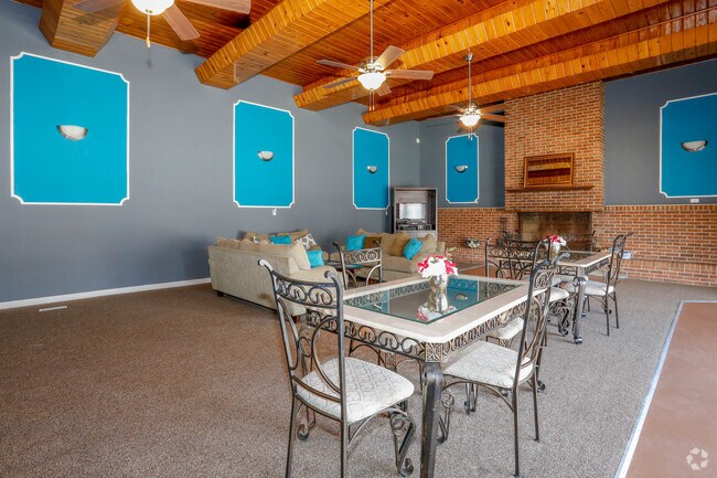 Clubhouse - Commons at Kettering