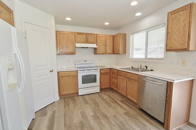 Building Photo - 3721 Pierre Ave Rental