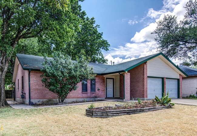 Photo - 10105 Woodland Village Dr