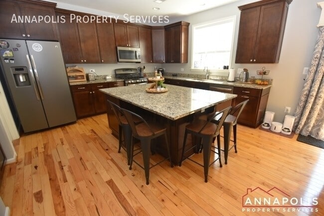 Photo - 917 St Martins Loop