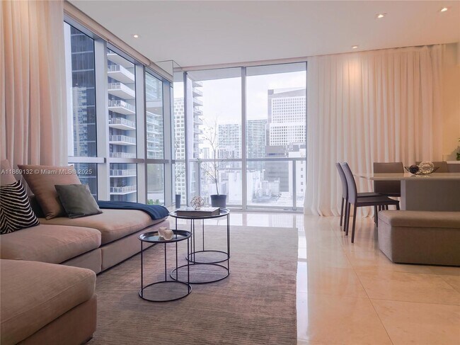 Photo - 1060 Brickell Ave Unit 1517