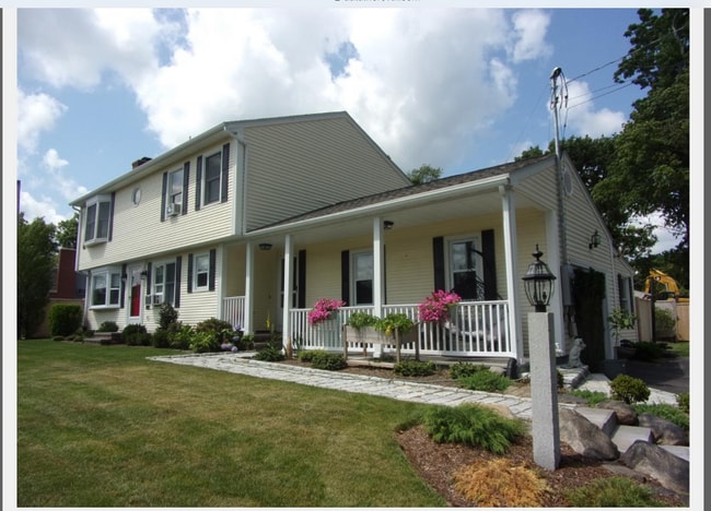 Photo - 647 Frenchtown Rd House