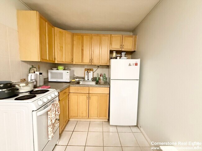 Building Photo - 20 Radcliffe Rd Unit 206 Rental