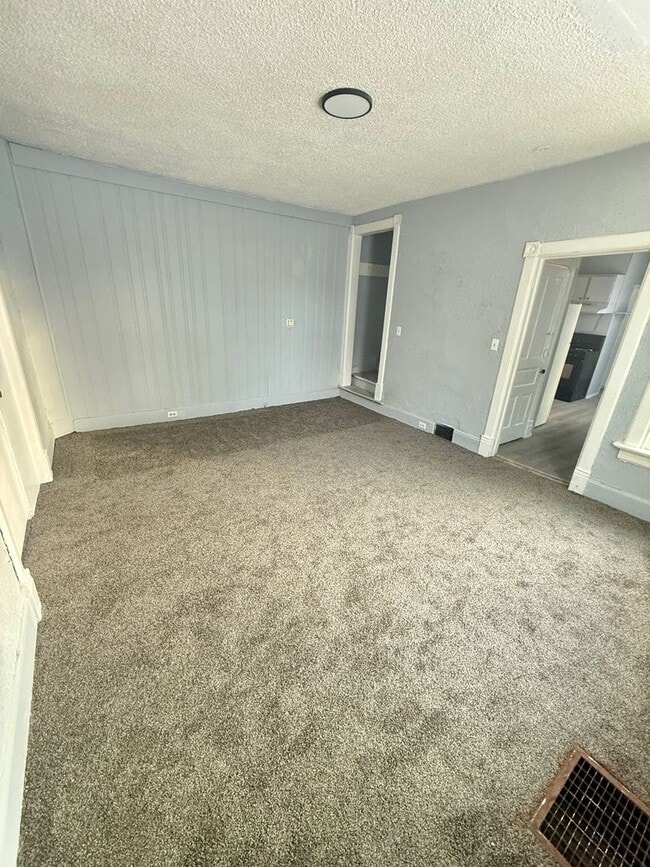 Building Photo - 1627-1629 W 8th Street Unit 1629