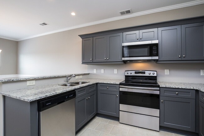 Photo - 53 Hamilton Blvd NW