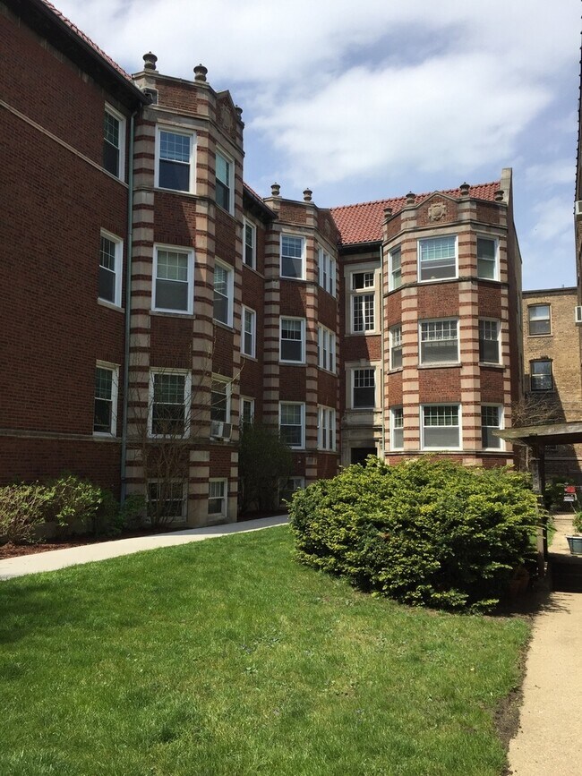 Building Photo - 325 Kedzie St Rental