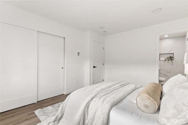 Photo - 15618 88th Ave E