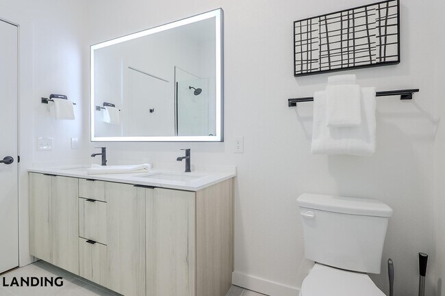 Photo - 2623 Keene St Unidad 531