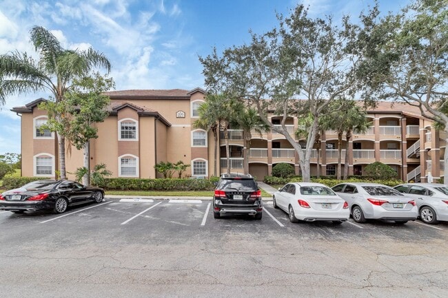 Photo - AVAILABLE ON 03/01/2026 Updated condo located in amazing location in Orlando!