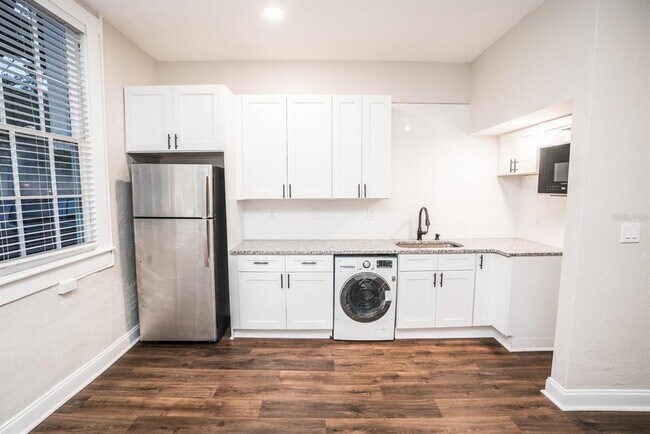 Photo - 1700 Park St N Unidad 24